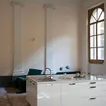 Апартаменты Impressive Renaissance With Elevator