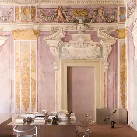 Impressive Renaissance With Elevator Апартаменты *