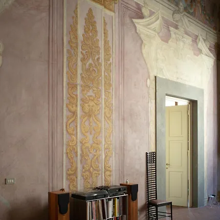 Apartment Impressive Renaissance With Elevator