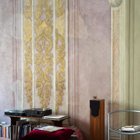 Impressive Renaissance With Elevator * Florencie