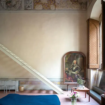 Impressive Renaissance With Elevator Apartmán