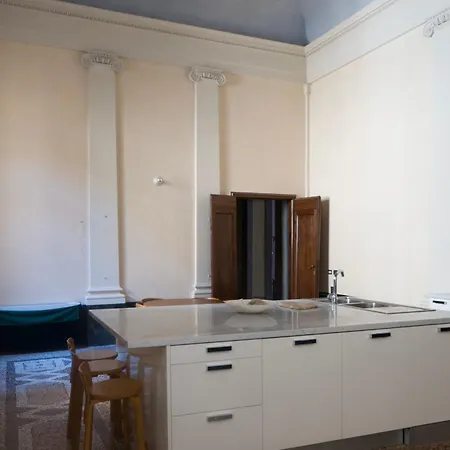 Apartman Impressive Renaissance With Elevator *