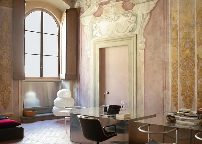 Impressive Renaissance With Elevator شقة