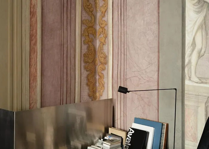 Impressive Renaissance With Elevator *