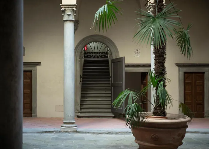 Impressive Renaissance With Elevator Floransa