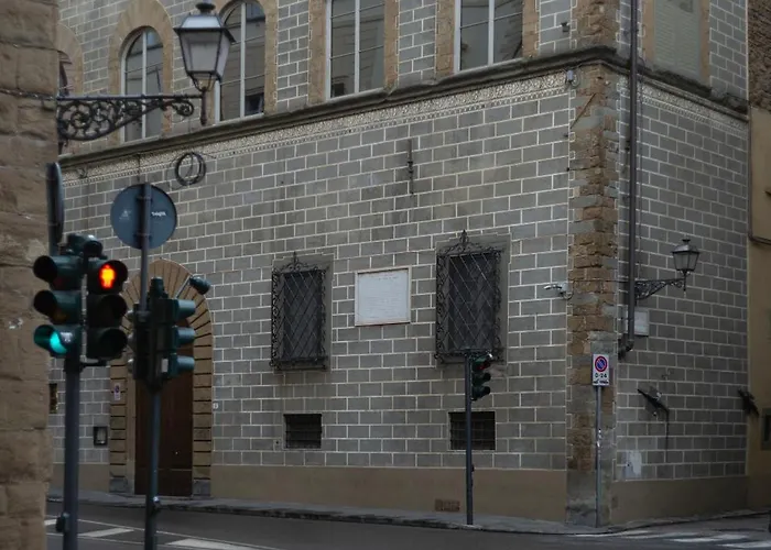 Impressive Renaissance With Elevator * Floransa