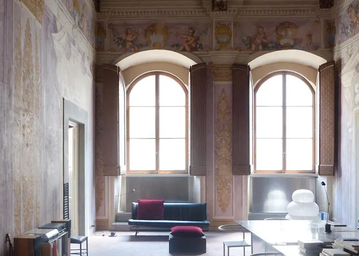 Impressive Renaissance With Elevator Floransa