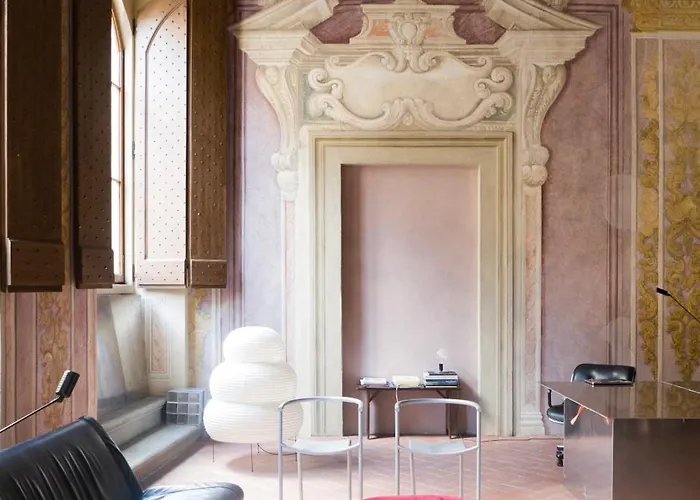 Impressive Renaissance With Elevator Floransa