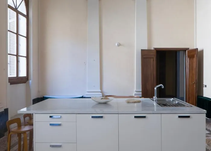 Impressive Renaissance With Elevator Daire Floransa