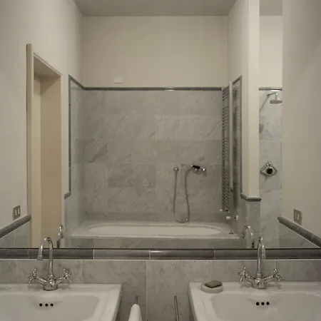 Impressive Renaissance With Elevator Apartament *