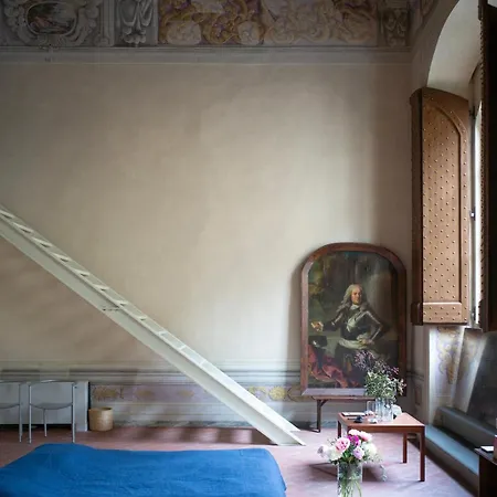 Impressive Renaissance With Elevator Apartament Florencja