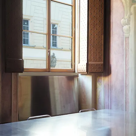 Impressive Renaissance With Elevator Appartement Florence