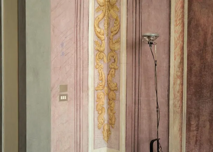 Impressive Renaissance With Elevator Apartment Florence